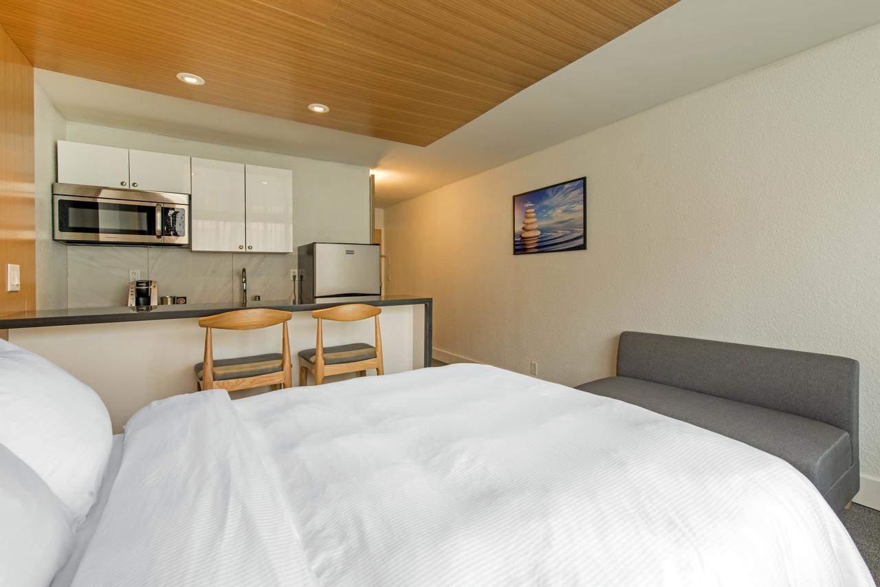 West Wing Hotel, Ascend Collection Hotel 3*