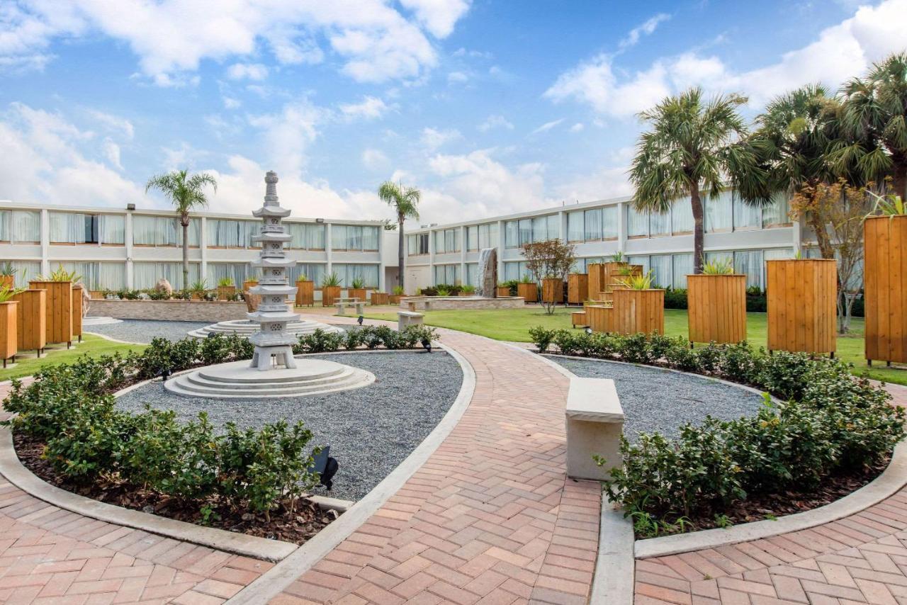 West Wing Hotel, Ascend Collection Hotel 3*