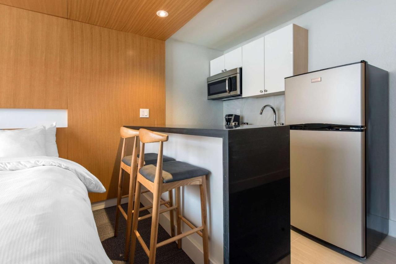 West Wing Hotel, Ascend Collection